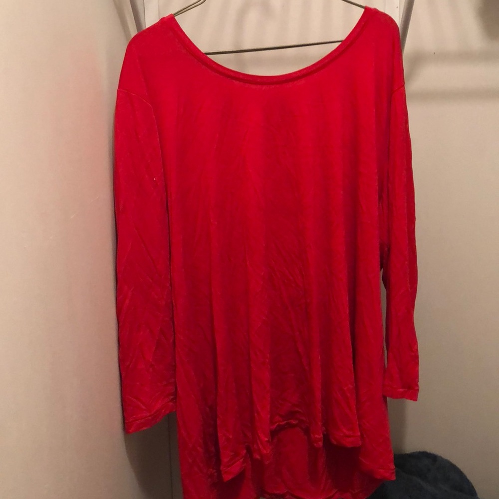 Red shirt, 3/4 sleeves